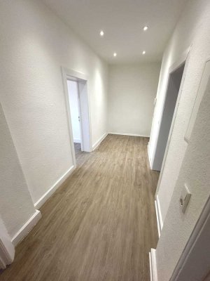 Charmante 2-Zimmer-Dachgeschosswohnung in zentraler Lage – frisch renoviert!