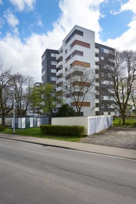 Nach Komplettsanierung - hübsche 2 Zimmer mit Balkon und Ausblick