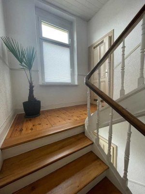 3 Zimmer Wohnung mit Balkon im gepflegten Altbau