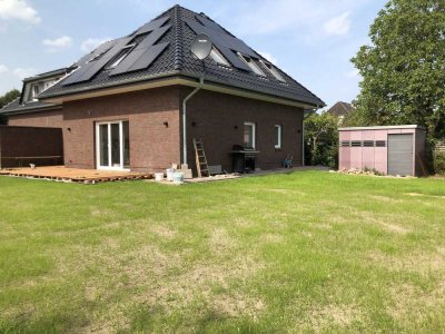 Große Wohnung im Zweifamilen Haus mit Garten