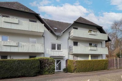 Wohnen im Grünen: Etagenwohnung mit Balkon