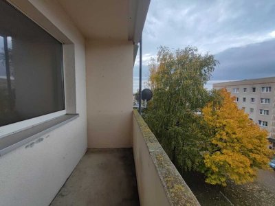 Schöne 3-Raum-Wohnung mit Balkon zu vermieten