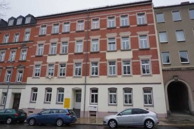 Gemütliche DG 2-Zimmer Wohnung mit Laminat und Wannenbad in guter Lage