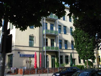 Großzügige -2 Zimmer Wohnung mit Balkon in Stadtfeld