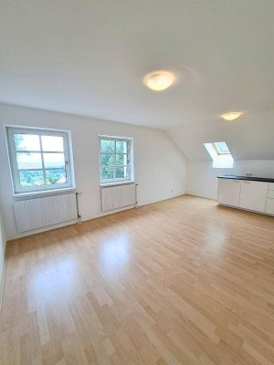 Schöne Drei-Zimmer-Wohnung mit Fernblick in Grünruhelage, Erstbezug nach Sanierung, Miete 4400 Steyr