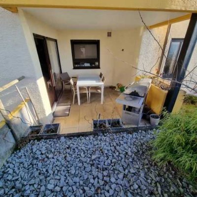 Schöne helle 2 Zimmer Terrassenwohnung mit Tiefgarage, teilweise möbliert in Esslingen am Neckar