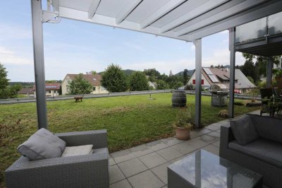 Luxuswohnung mit traumhafter Terrasse und Burgblick!
- Aufzug- Lichtdurchflutet- Garten und mehr!!!