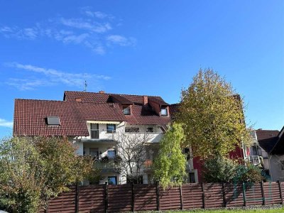 Gemütliche schöne Dachgeschosswohnung mit Westbalkon & Stellplatz