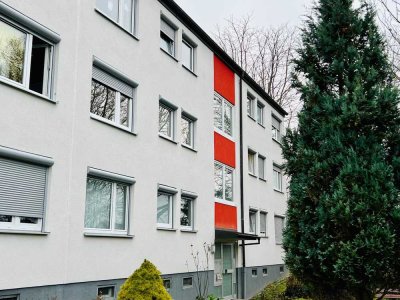 Erstbezug neu möblierte 3 - Zimmer Wohnung mit Küche, Bad und schönem Balkon sowie Einzelgarage