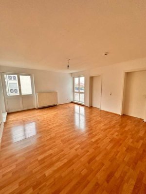 Frisch renovierte 2-Zimmer-Wohnung mit Balkon und Einbauküche – Perfekt zum Wohlfühlen!