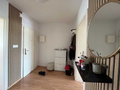 +++ Schöne 2 Zimmer Wohnung, große Wohnküche, Badezimmer mit Wanne, Balkon +++