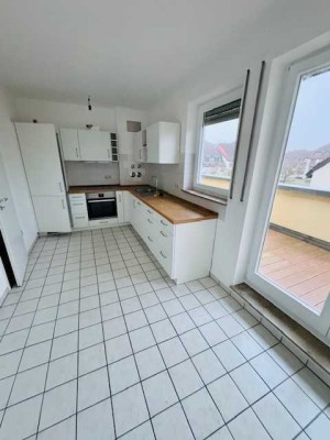 Bad Homburg Ober-Eschbach, 3 Zimmer Maisonette-Wohnung  in moderner Wohneinheit mit Traumterrasse