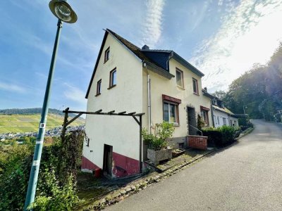 Kröv-Kövenig | Einfamilienhaus | große Halle | ca. 140 m² Wfl | ca. 604 m² Gfl |