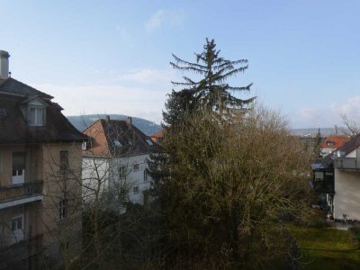 helle und attraktive 4-Zimmer-Wohnung mit Balkon / EBK im Frauenland