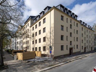 Hochwertig sanierte Maisonettewohnung mit Balkon, Fußbodenheizung und Parkettboden!