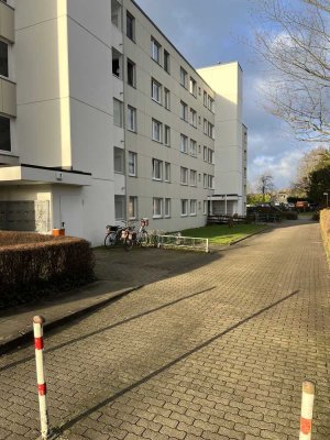 Stilvolle 2-Raum-EG-Wohnung mit Balkon und Einbauküche in Bargteheide