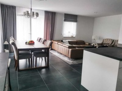 4-Zimmer-Wohnung mit EBK, Badmöbel, 2 Bäder, Tiefgarage incl Strom