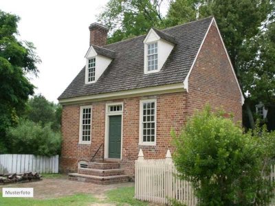 Provisionsfrei Zweifamilienhaus in 07318 Saalfeld, Wiesengrund