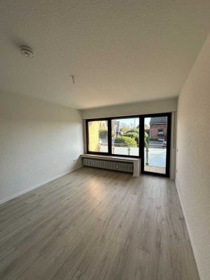 Freundliche und vollständig renovierte 2-Zimmer-Wohnung mit Balkon in Dormagen