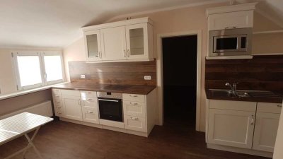 Schöne 1,5-Zimmer-Wohnung im Grünen mit neuer Einbauküche