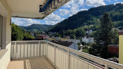 Helle, gepflegte 4-Zimmer-Wohnung mit sonnenverwöhntem Balkon und EBK in Schramberg