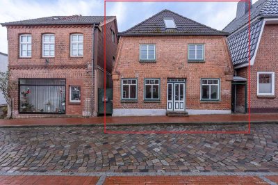 Stadthaus mit Gewerbeeinheit im historischen Zentrum von Lütjenburg