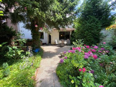 2 Familienhaus mit Baugrundstück im Herzen von Wickrath