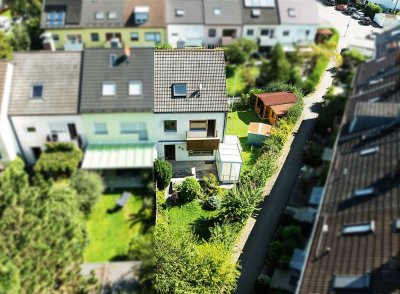 Familienfreundliches, renovierungsbedürftiges Reihenendhaus mit sonnigem Gartenidyll in ruhiger L...