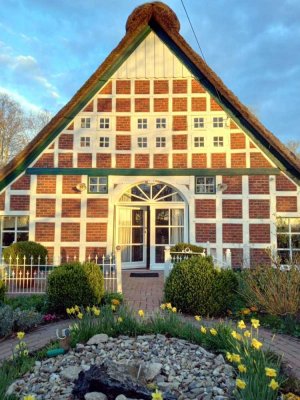 Stilvolles Landhaus mit Ferienhaus inkl. Boot u. Bootsanleger in sehr ruhiger Lage am Hadelner Kanal