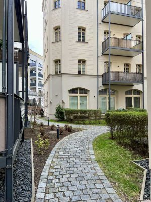 Citynah und hochwertig saniert! 2-Raum-Apartment mit Parkett, Fußbodenheizung und Balkon!