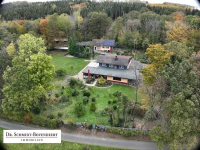 AUSSERGEWÖHNLICH! Forsthaus mit sehr vielen Extras auf parkähnlichem, ca 10.000m² großen Grundstück.