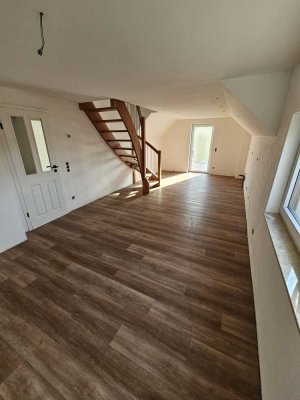 Schöne 3-Zimmer-Maisonette-Wohnung mit gehobener Innenausstattung mit Dachterrasse in Kieritzsch