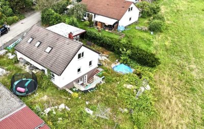 Renovierungsbedürftiges Einfamilienhaus mit großen Garten in toller Lage