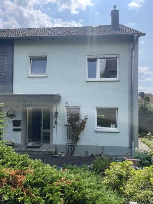 Ihr neues Zuhause: Doppelhaushälfte in schöner Lage von Dabringhausen mit Garage und Sonnenterrasse