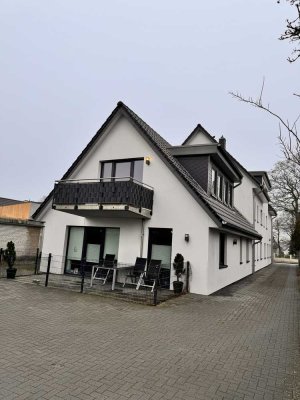 Moderne Wohnung mit offener Küche, Fußbodenheizung und Terrasse nähe Kanal