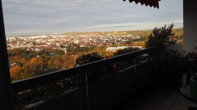 Geschmackvolle, modernisierte 4-Raum-Wohnung mit Balkon und EBK in Stuttgart