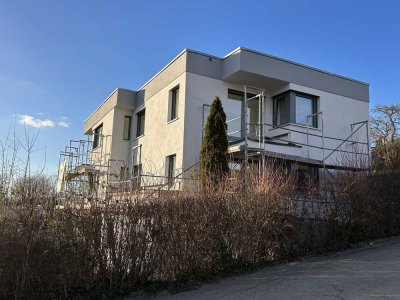 Erstbezug nach Sanierung mit Balkon und Terrasse lichtdurchflutet4-Zimmer-Terrassenwohnung in Salach