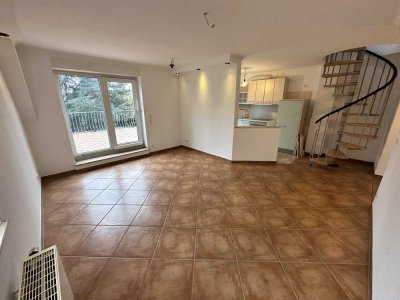 Erstbezug nach Renovierung: Schicke 3-Zimmer-Maisonette-Wohnung mit neuer Einbauküche