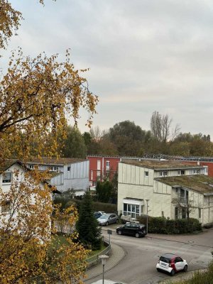 Blick auf den Bruchsee: Modernisierte 3-Zimmer-Wohnung mit Balkon und EBK