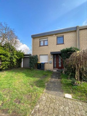 Reihenendhaus mit Garten, Einbauküche und Garage zur Miete in Moers