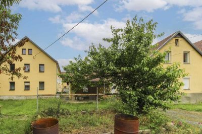 Lassen Sie Ihren Traum vom Dreiseitenhof wahr werden! Wohnhaus, Scheune und Stall wartet auf Sie!