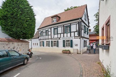 IMMORath.de - Denkmalgeschütztes Mehrfamilienhaus auf dem Münsterberg mit Blick in die Vogesen