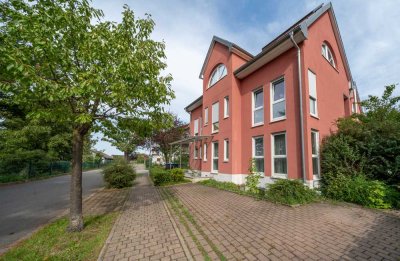 Mehrfamilienhaus mit 4 Wohneinheiten + 1 Büroeinheit im UG:  79258 Hartheim,  ruhige Wohnlage