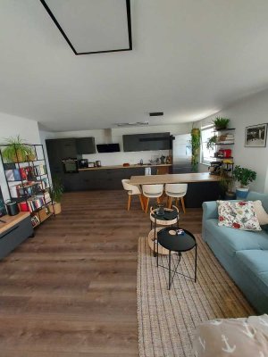 Provisionsfrei: Moderne 3-Zimmer-Wohnung mit Terrasse, Garten, EBK und Stellplatz