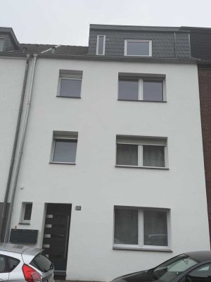 Erstbezug nach Sanierung: schöne 2-Zimmer-Wohnung mit Balkon in Düren