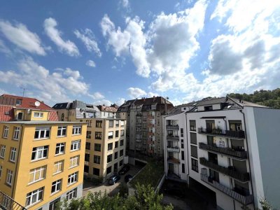 Am Stöckach: Attraktive 2 Zi-Galerie-Whg. (ca. 61,5 m²) mit Loggia, EBK, und KFZ Stellplatz