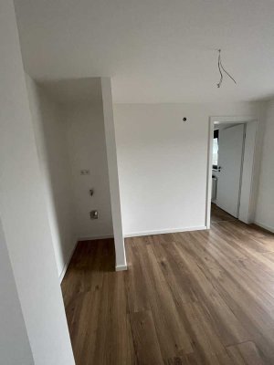 Geschmackvolle neu kernsanierte Einliegerwohnung mit wunderschönem Talblick