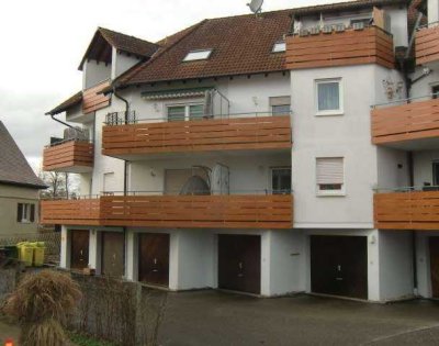 Attraktive 3 Zimmer Dachgeschosswohnung mit Balkon und Garage