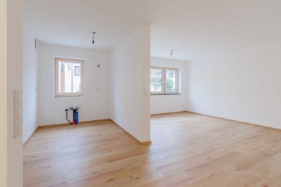 Erstbezug mit Terrasse & Garten: Exklusive 2,5-Zimmer-Wohnung in Oberdolling