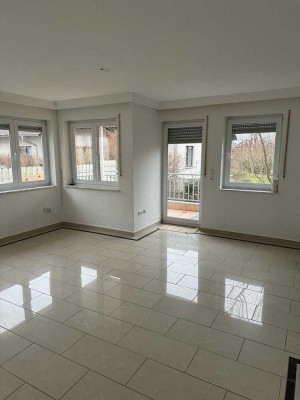 Helle 3-Zimmer-Wohnung mit Balkon in Bruchköbel